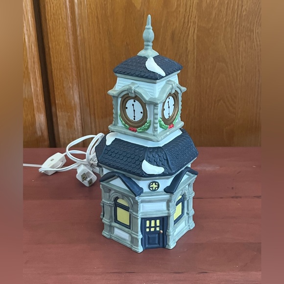 Dickens Collectibles Town Series Clock Tower Ceramic Light, 1996 - Picture 2 of 6